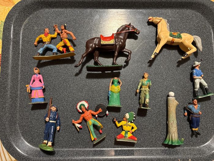 Lot de personnages vintage starlux