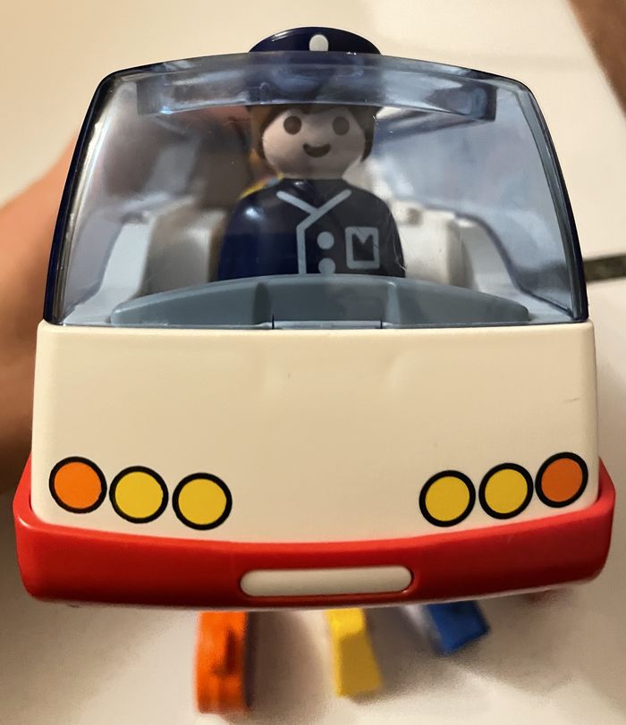 Autocar de voyage Bus Junior Playmobil 6773 - photo numéro 4