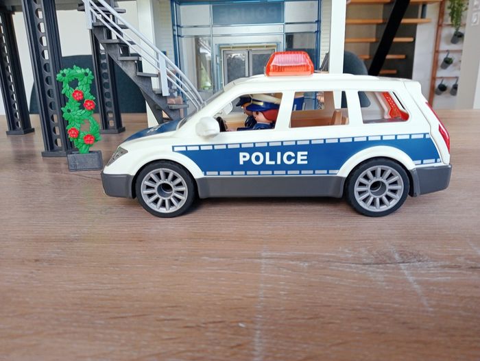 Playmobil 5182 et 6920 Commissariat de police et son véhicule - photo numéro 7