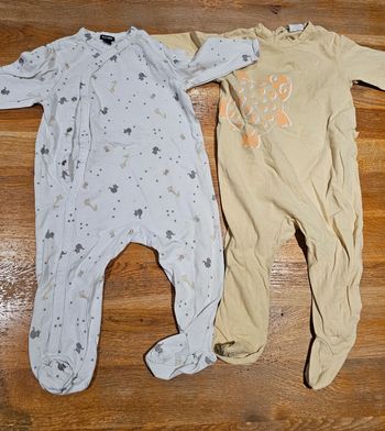Lot 2 pyjamas été 12 mois
