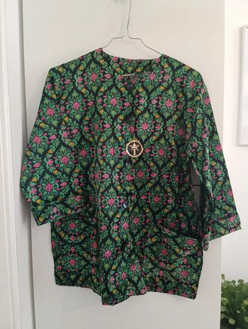Veste chemise/ haut de pyjama 
Noir/vert/rose
Coton mélangé,