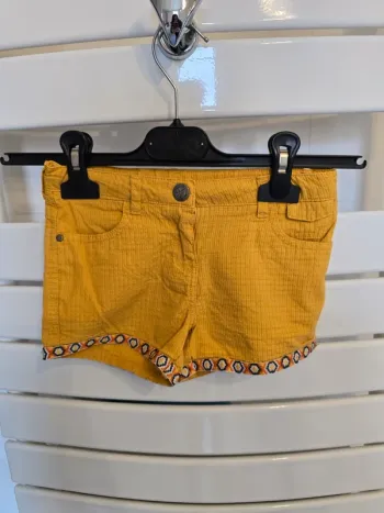 short fin jaune Orchestra