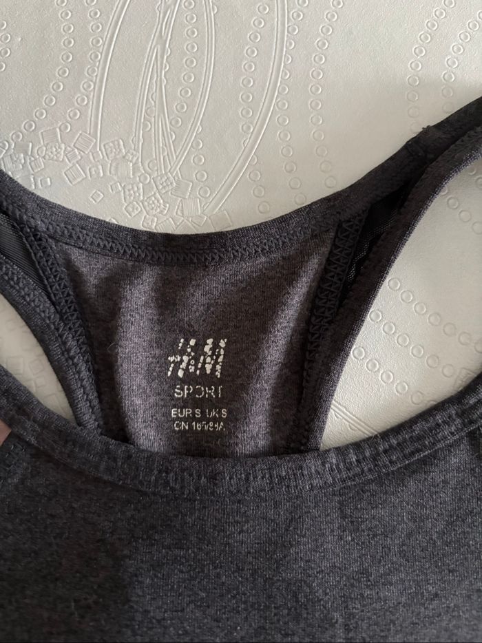 Brassière de sport, excellent état, taille S - photo numéro 2