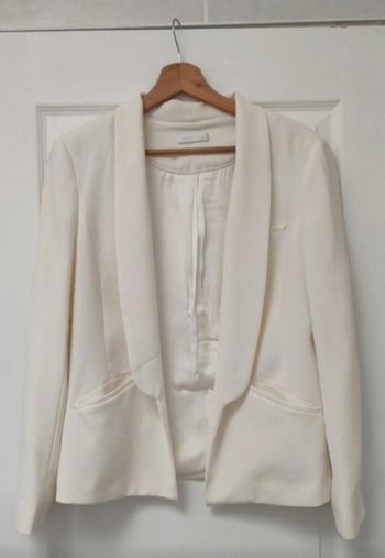 Veste blanc cassé cintrée