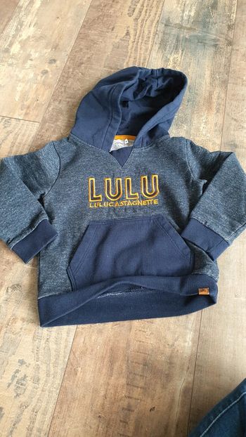 Sweat lulu castagnettes 4 ans en très bon état