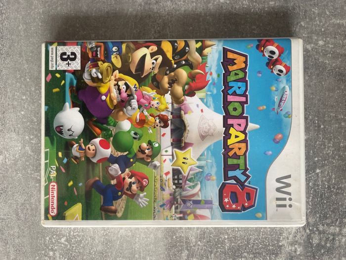 Jeu pour Nintendo Wii Mario party 8, en français.
