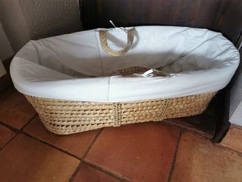 Nacelle en paille avec le coussin en coton blanc Natalys