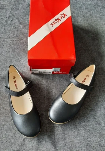 Chaussures cuir Neuves Pointure 32 KICKERS