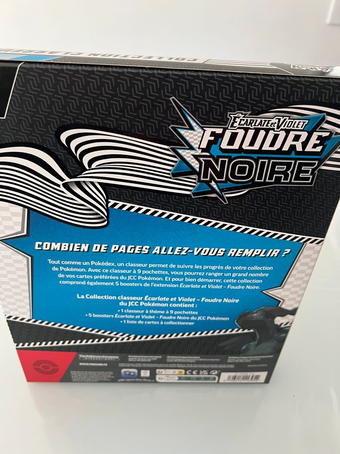 Coffret Classeur Pokémon 10.5 Foudre Noire - État Neuf Irréprochable - photo numéro 2