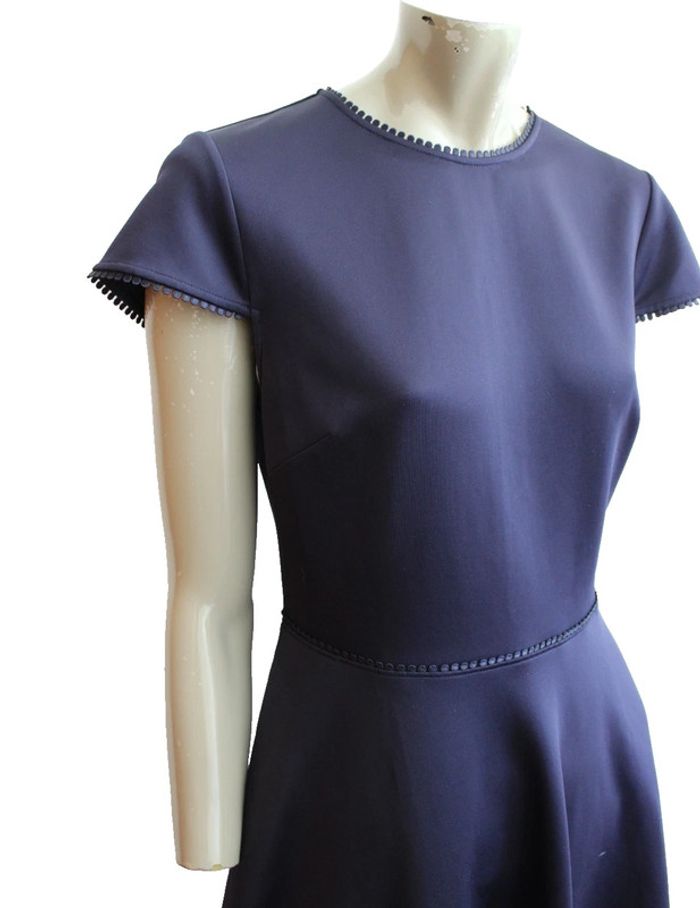 robe chic coupe courte marque Ted Baker taille  36/38 - photo numéro 2