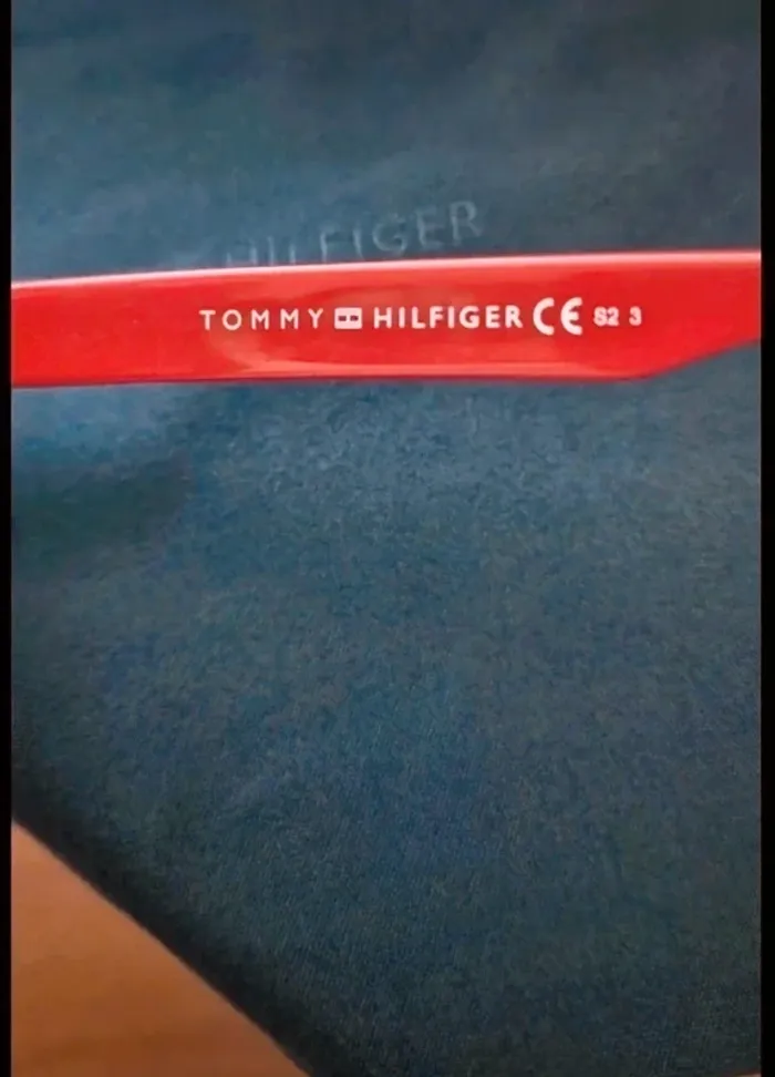 Sunglasses - Lunettes de soleil Tommy Hilfiger - photo numéro 4