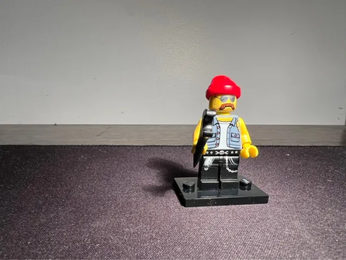 Lego figurine minifigure série 10 mécanicien moto