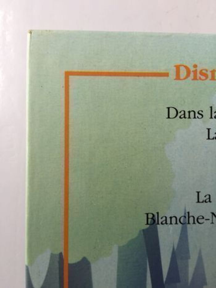 Livre    Blanche Neige et les 7 nains - photo numéro 4