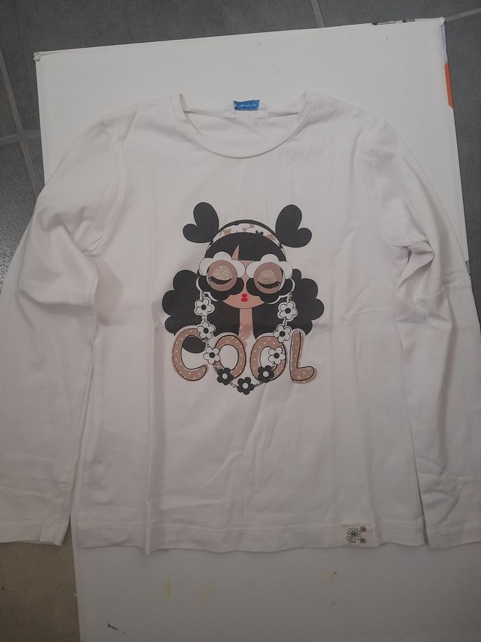Lot de 3 jolis tee-shirts fille en 8ans à manches longues - photo numéro 4