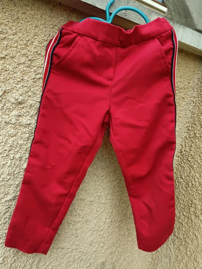 Pantalon rouge léger