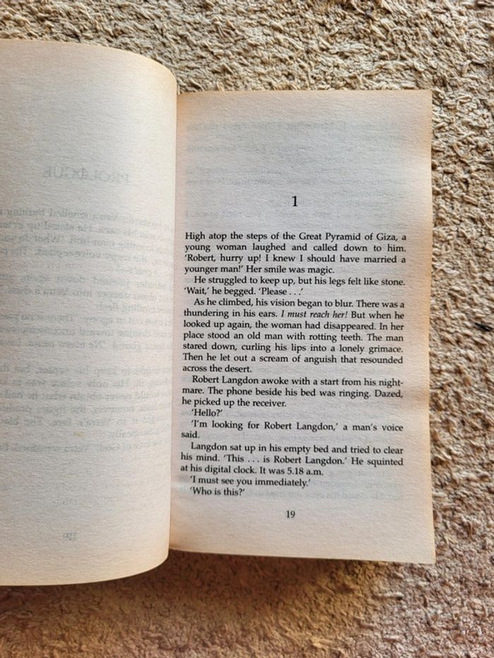 Livre en anglais Angels and demons de Dan Brown - photo numéro 6