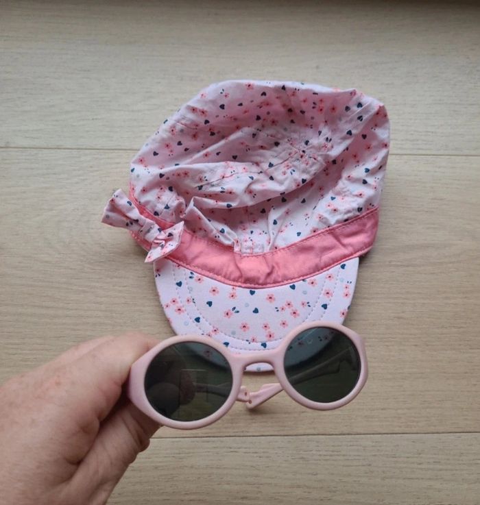 Casquette + lunettes