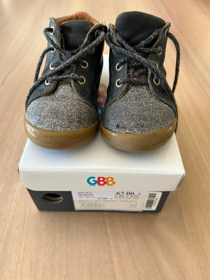 Chaussures à lacets GBB pointure 22