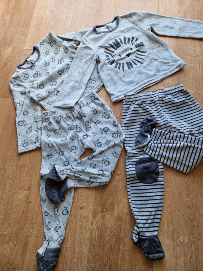 Pyjamas 2 pièces avec pieds