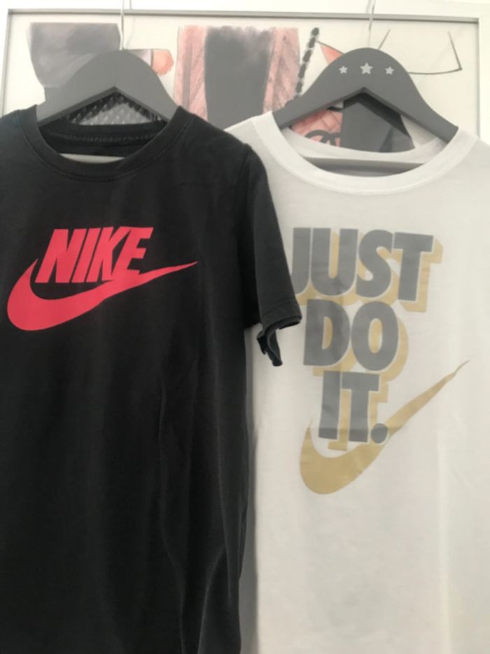 Lot 2 tee-shirts Nike taille M 10 ans - photo numéro 4