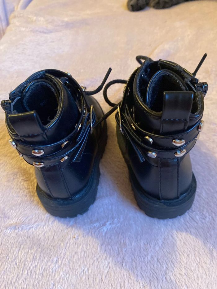 Botte noir primark pointure 22 - photo numéro 4