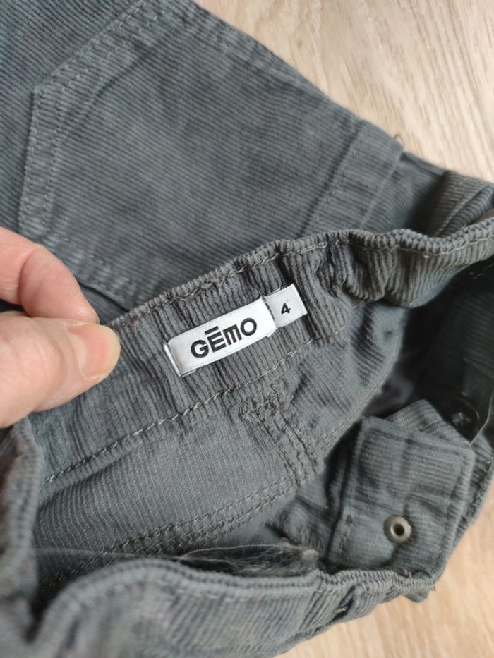 Jeans en velours garçon 4 ans - photo numéro 3