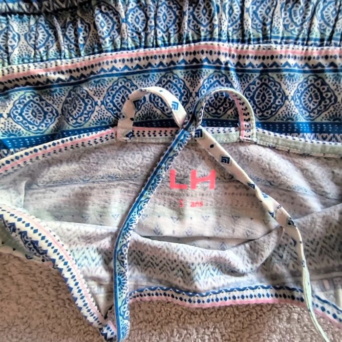 Lot de 7 vêtements, robe/jupe/tee-shirts manches longues, 5 ans - photo numéro 2