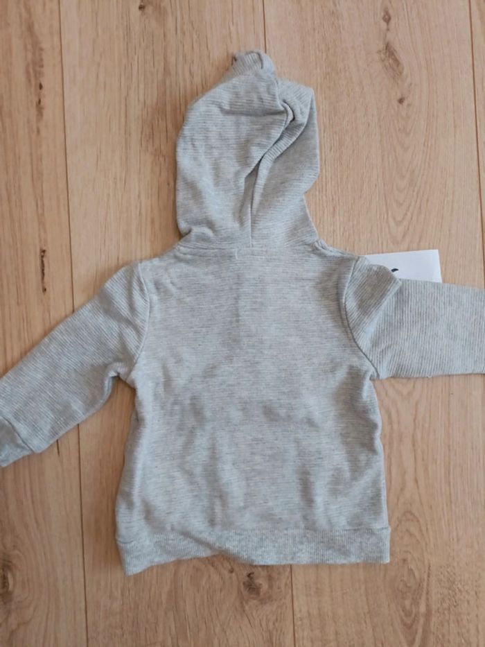 Sweat gris a capuche kimbaloo 6 mois - photo numéro 6