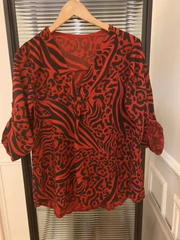 Chemisier neuf viscose rouge et noir taille unique