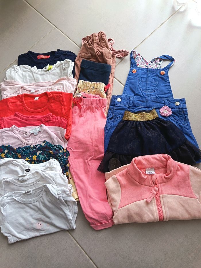 Lot vêtements fille 12 mois