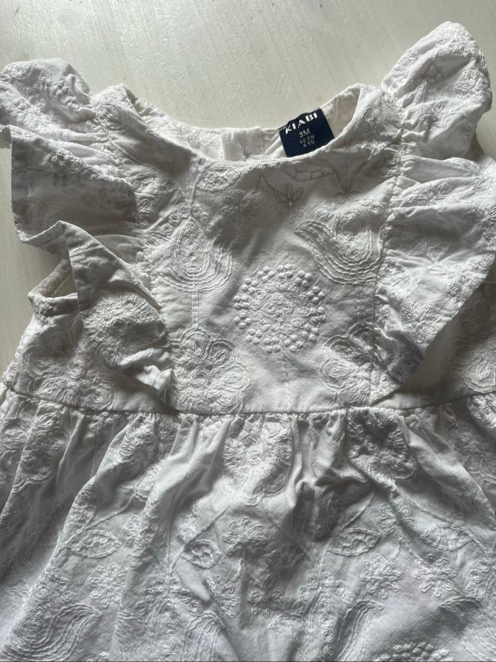 Robe blanche 3 mois - photo numéro 2