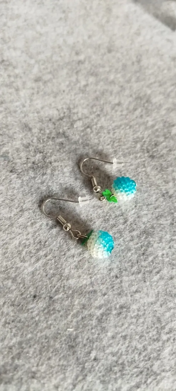 🍄 Boucles d’oreilles ▪ mûre blanche nacrée - photo numéro 3
