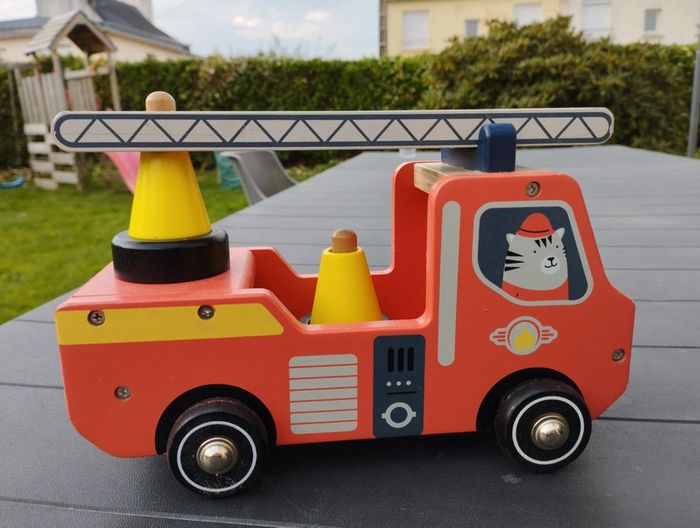 Camion pompiers Verbaudet - photo numéro 3
