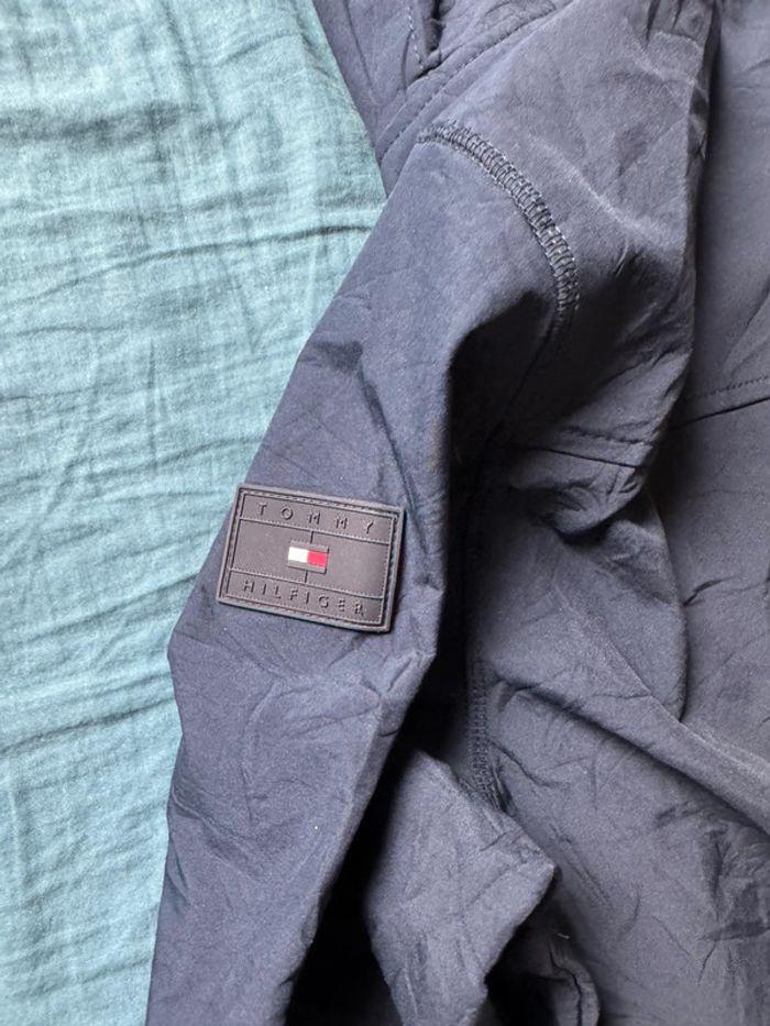Veste Tommy Hilfiger à capuche – Déperlante & respirante – Neuve avec étiquettes - photo numéro 6