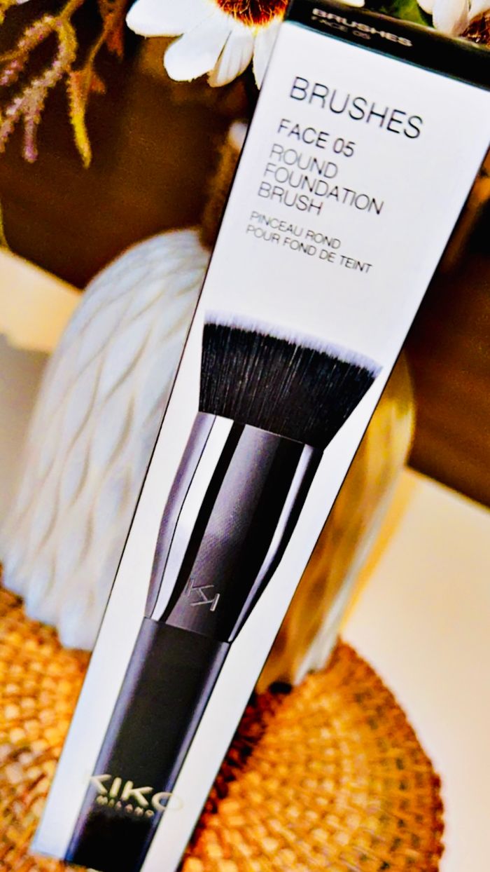 - [ ] KikoFace 05 Round Foundation Brush ,Kiko Pinceau de fond de teint rond Face 05 - photo numéro 9