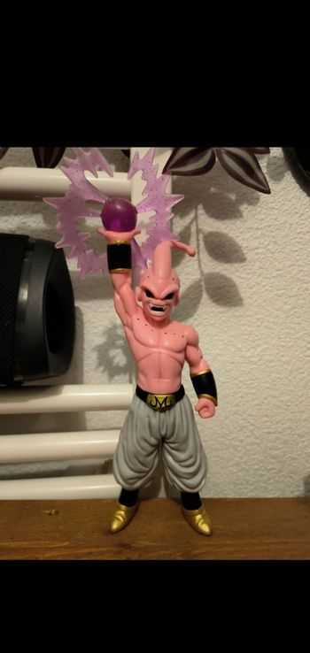 Figurine majin buu