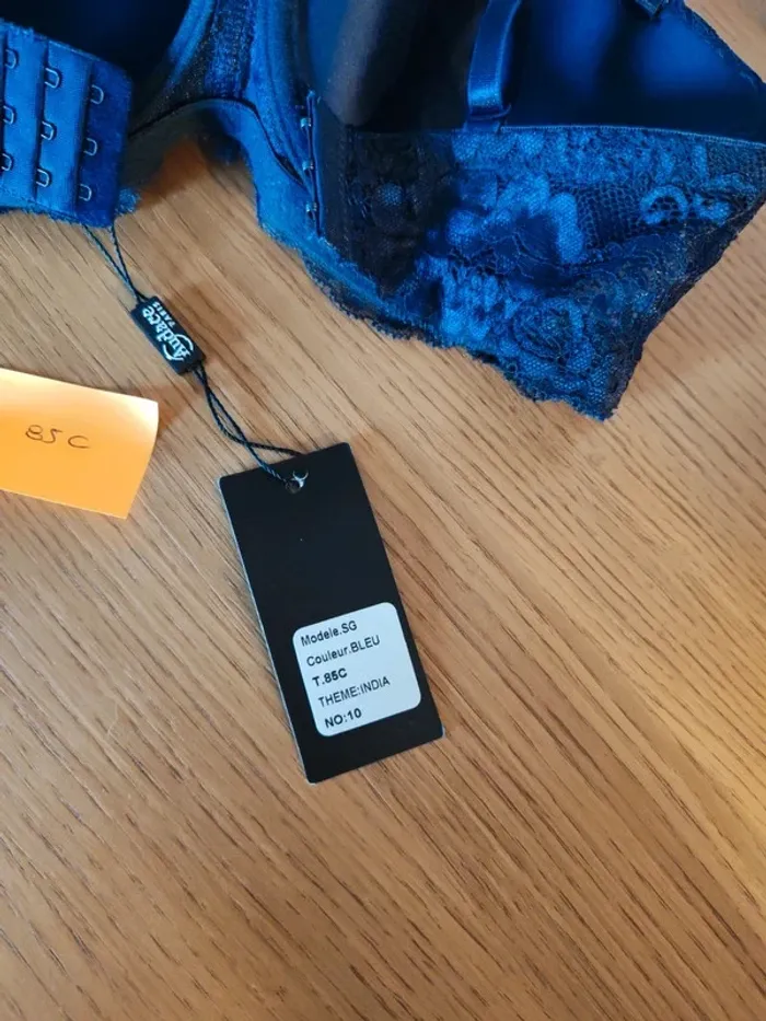 Soutien gorge NEUF avec étiquette audace avec coque 85C bleu nuit - photo numéro 7