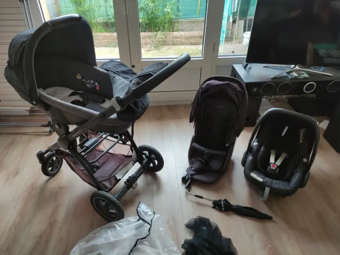 Maxi-cosi poussette 3 en 1. Trio poussette bébé confort avec nacelle + siège auto. - photo numéro 2