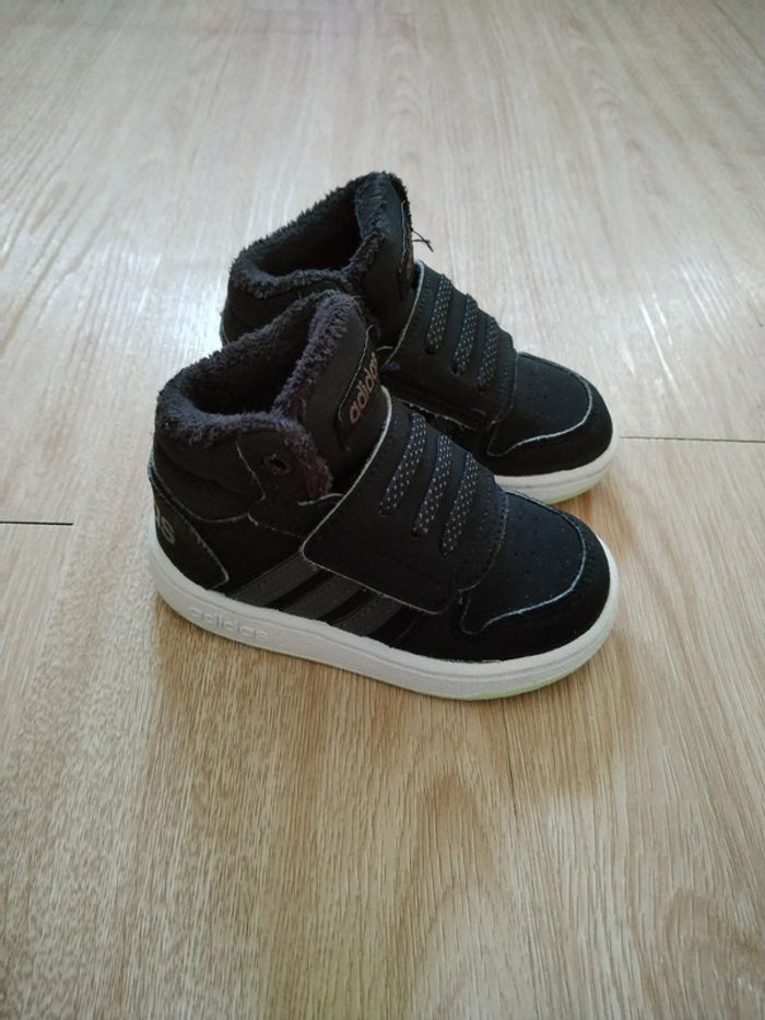 Baskets fourrées adidas 22 - photo numéro 3