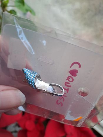 Mini broche escarpin bleu