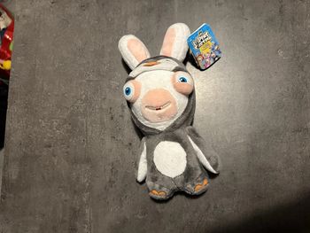 Peluche lapin crétin