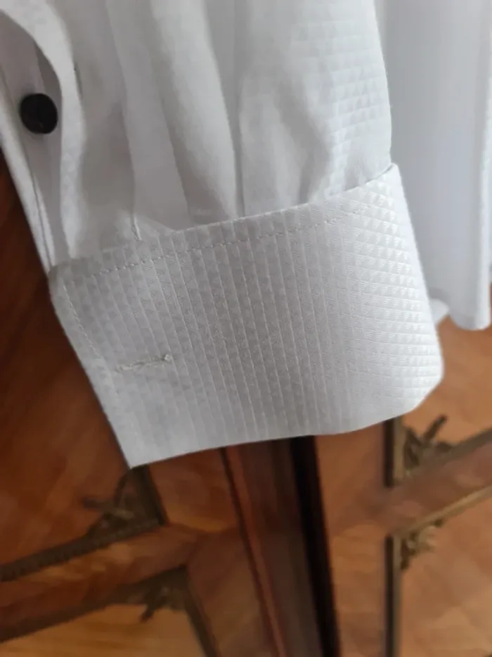 Chemise blanche bouton manchette - photo numéro 3