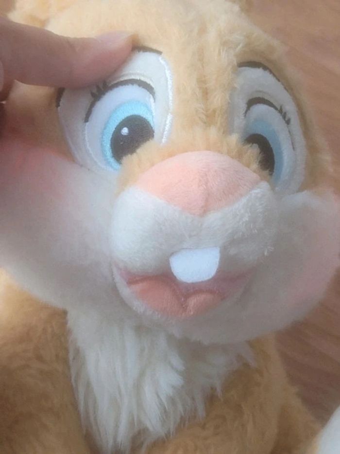 Peluche Miss Bunny Disney Primark assis - photo numéro 3