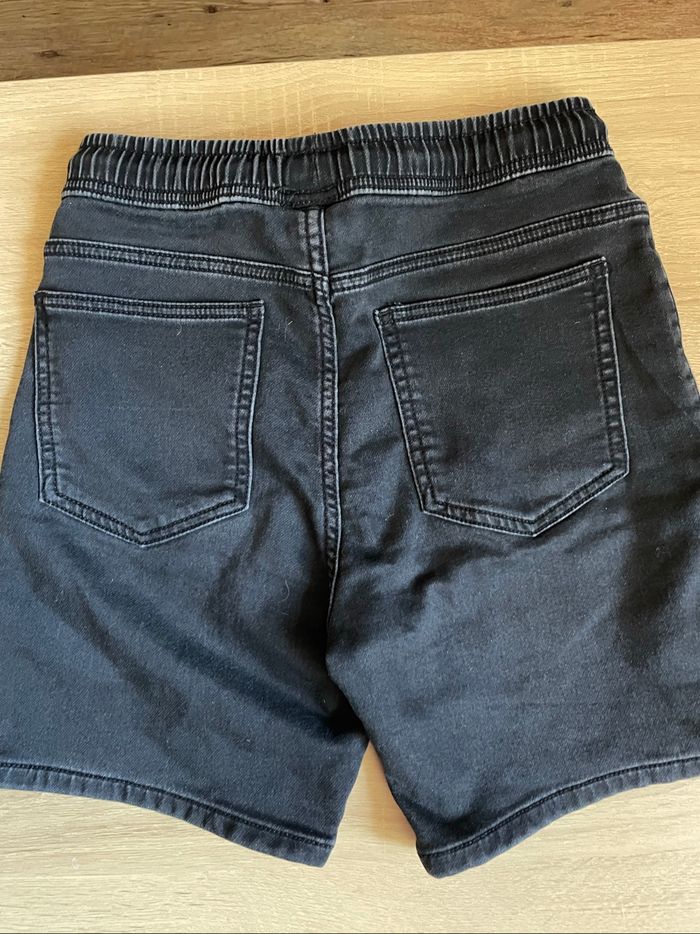 Short noir Kiabi 10 ans - photo numéro 2
