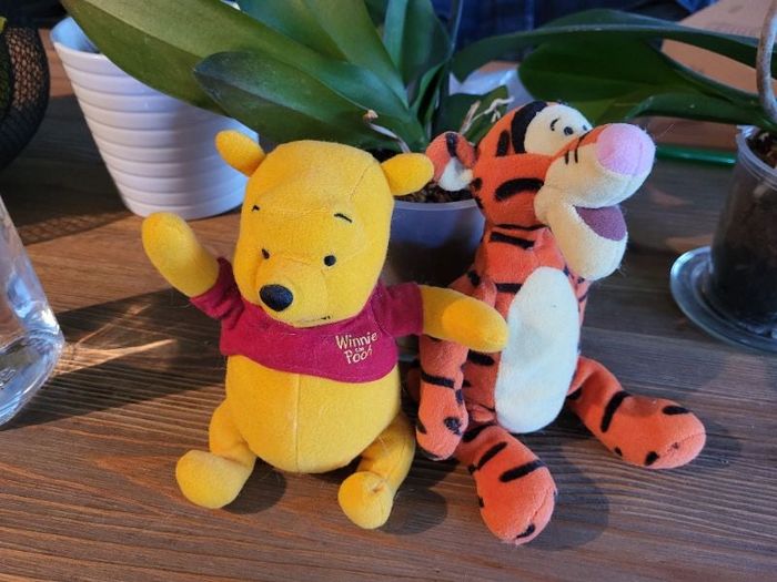 peluche winnie l ourson tigrou