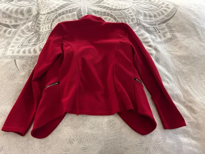 Jolie Veste rouge - photo numéro 2