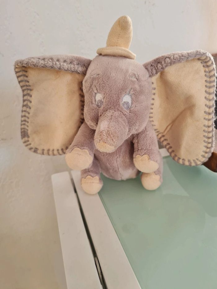 Peluche musicale à accrocher Dumbo disney