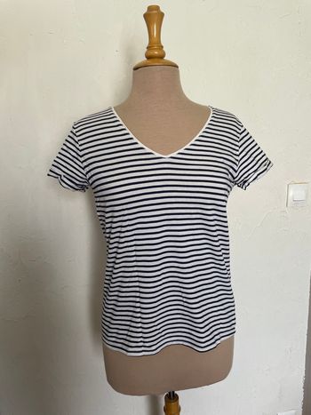 T-shirt marin rayé bleu et blanc 