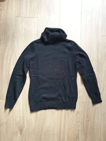 Pull noir col roulé
