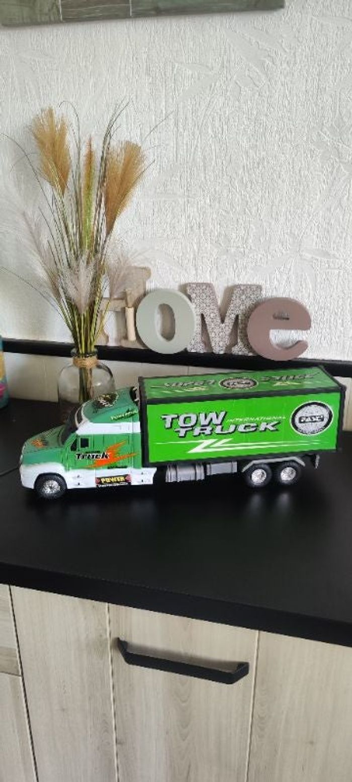 Très grand camion à friction 53cm